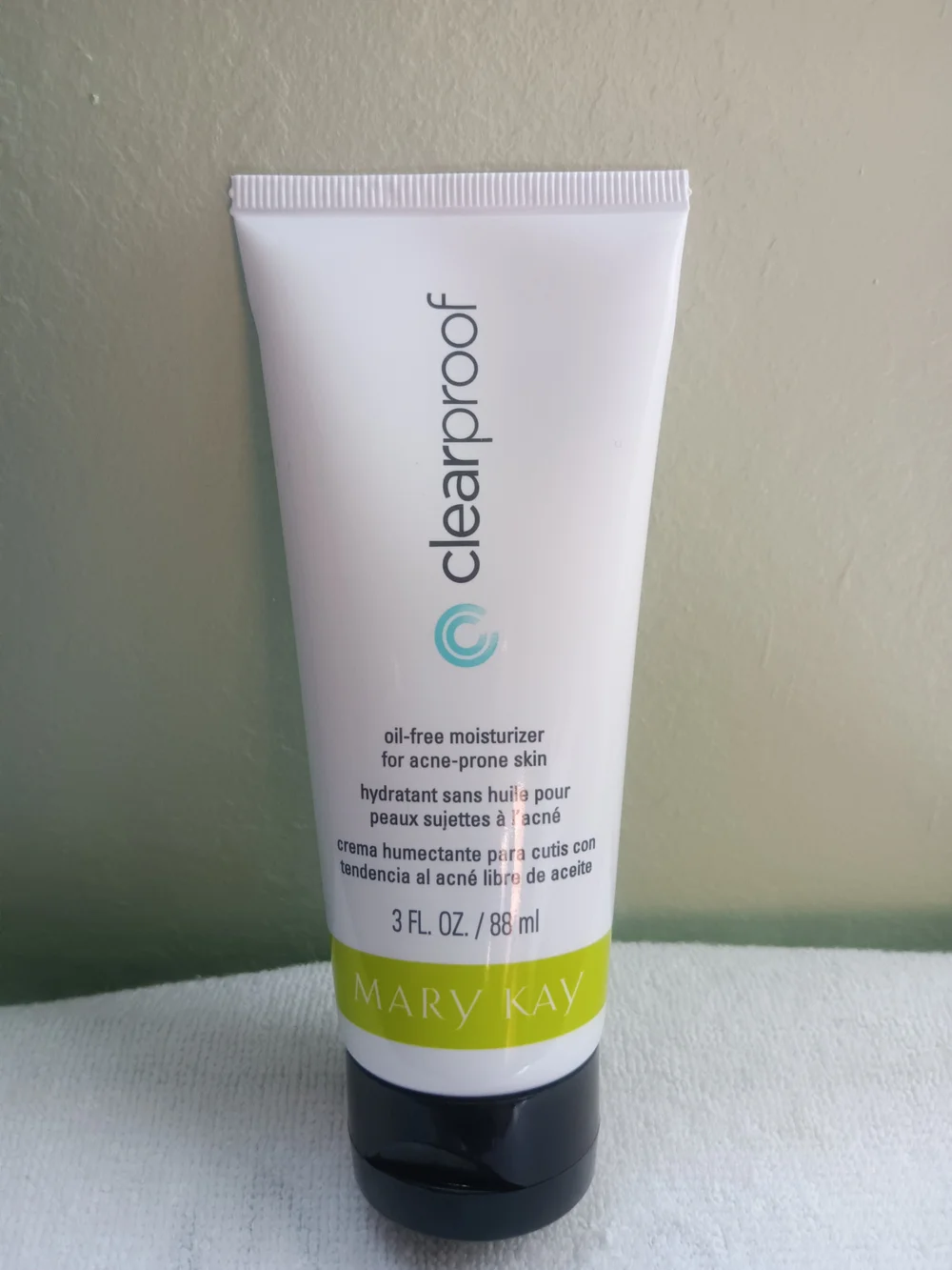 Mary Kay Clearproof Oil-Free Moisturizer — Unisex for all skin types